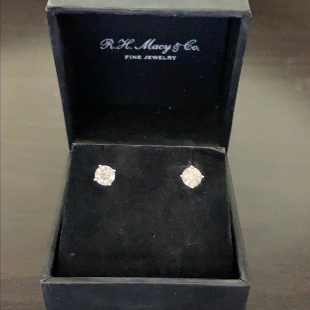 1 CTW Diamond solitaire earrings